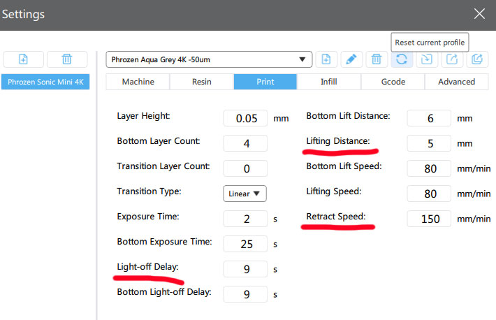 Сриншот программы Chitubox и калькулятор расчета времени задержки light-off delay